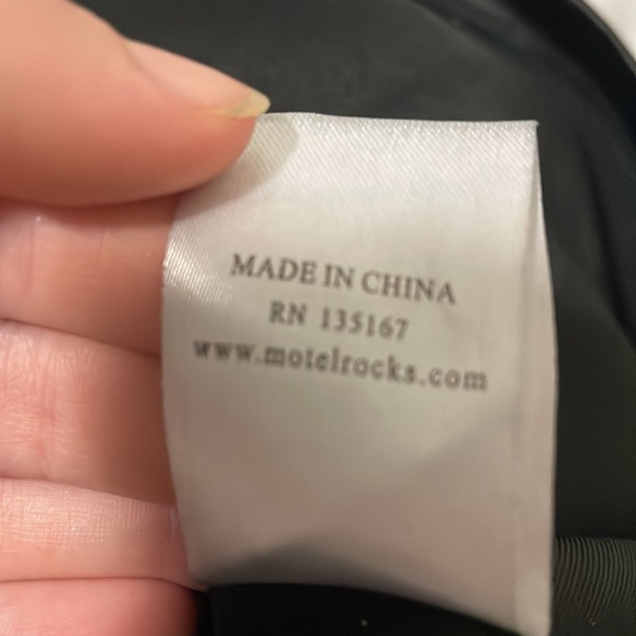 Silk like fabric black dress - Picture 4 of 4